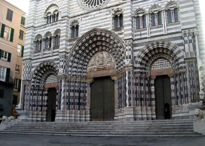 Sole Rosso - Panoramic Aquarium Walk * Génova