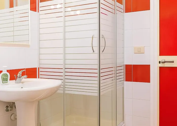 Sole Rosso - Panoramic Aquarium Walk * Genua