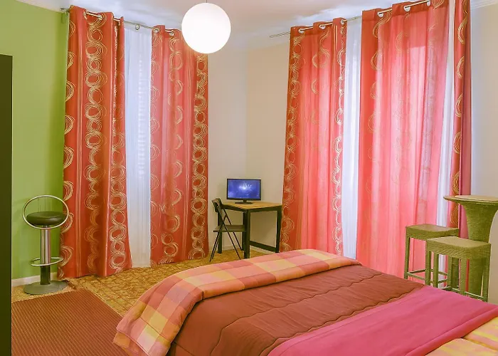 Sole Rosso - Panoramic Aquarium Walk *